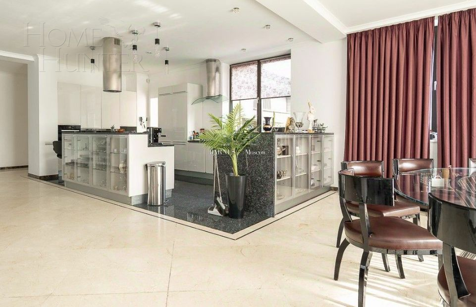 2-этажный коттедж 500 м² с отделкой