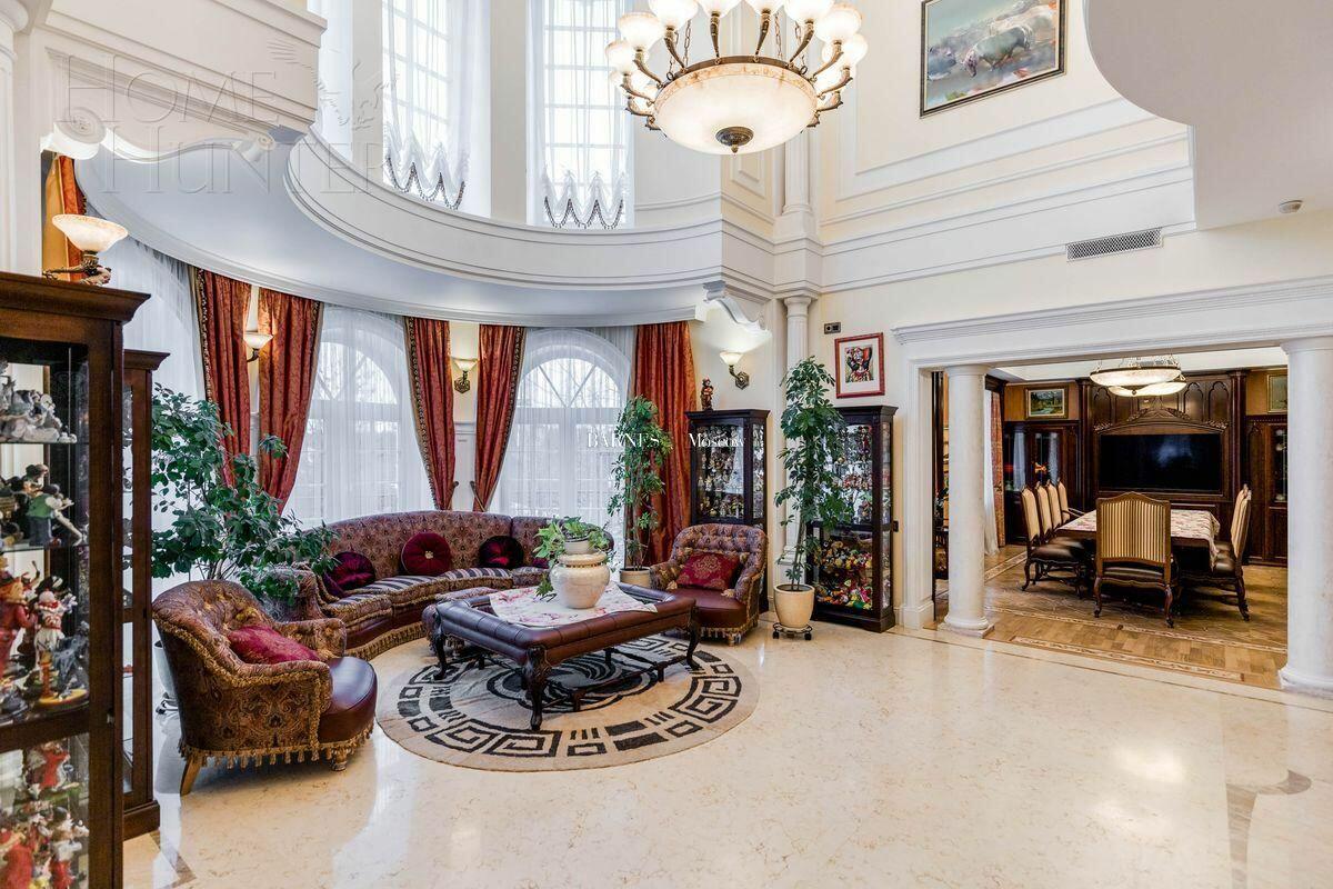 2-этажный коттедж 1 624 м² с отделкой
