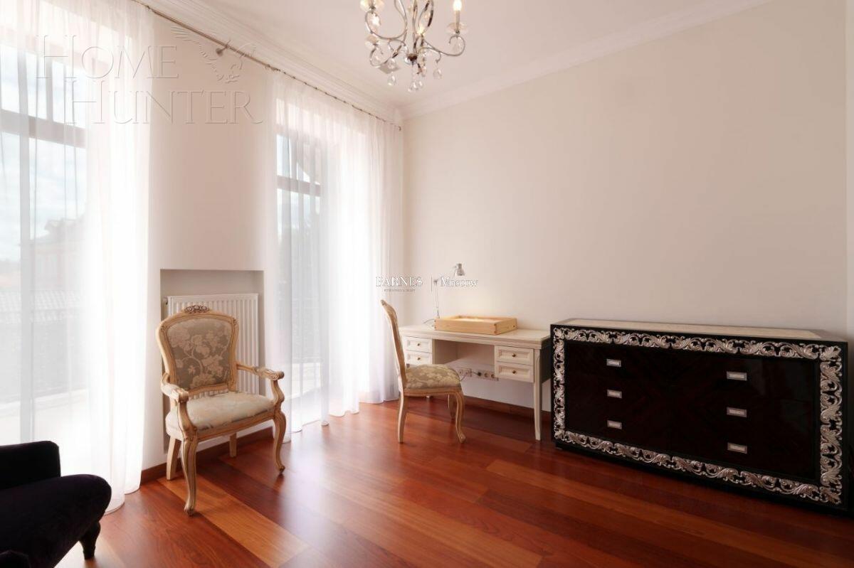 2-этажный коттедж 1 378 м² с отделкой