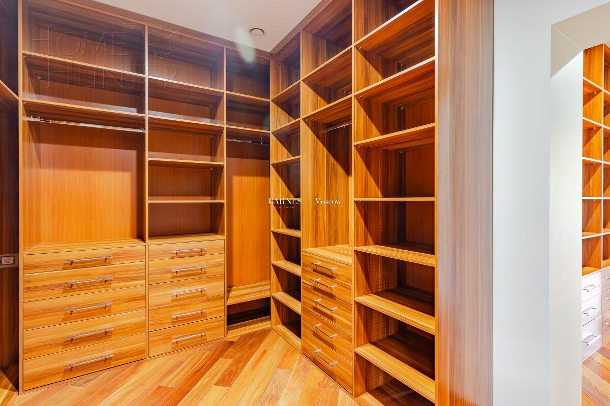 2-этажный коттедж 402.8 м² с отделкой