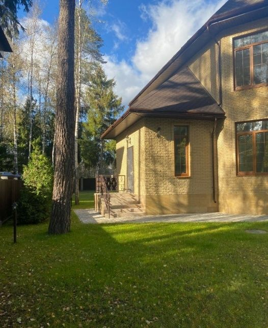 2-этажный коттедж 567.3 м² с отделкой