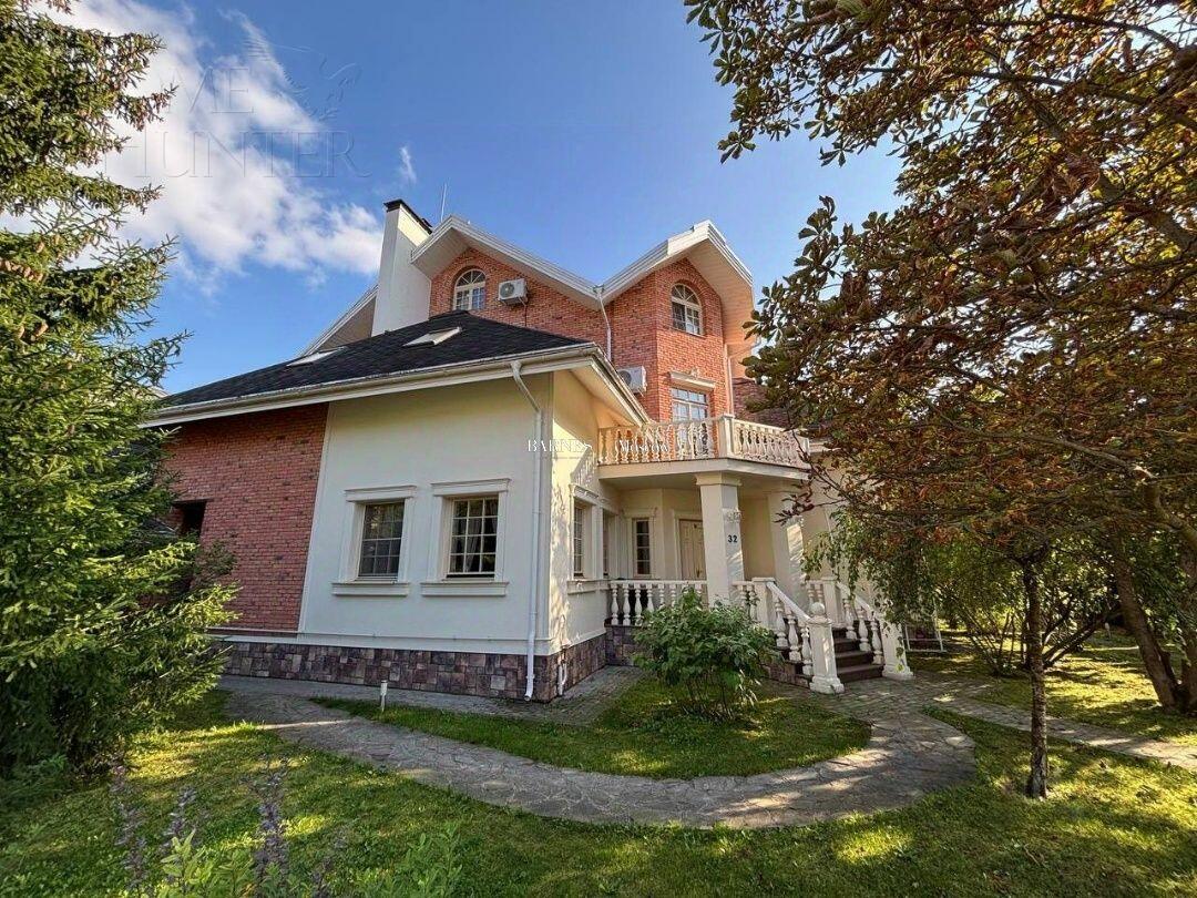2-этажный коттедж 550 м² с отделкой