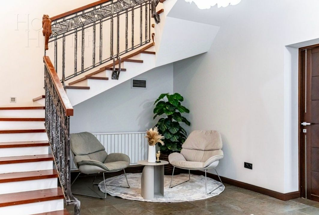 2-этажный коттедж 450 м² с отделкой