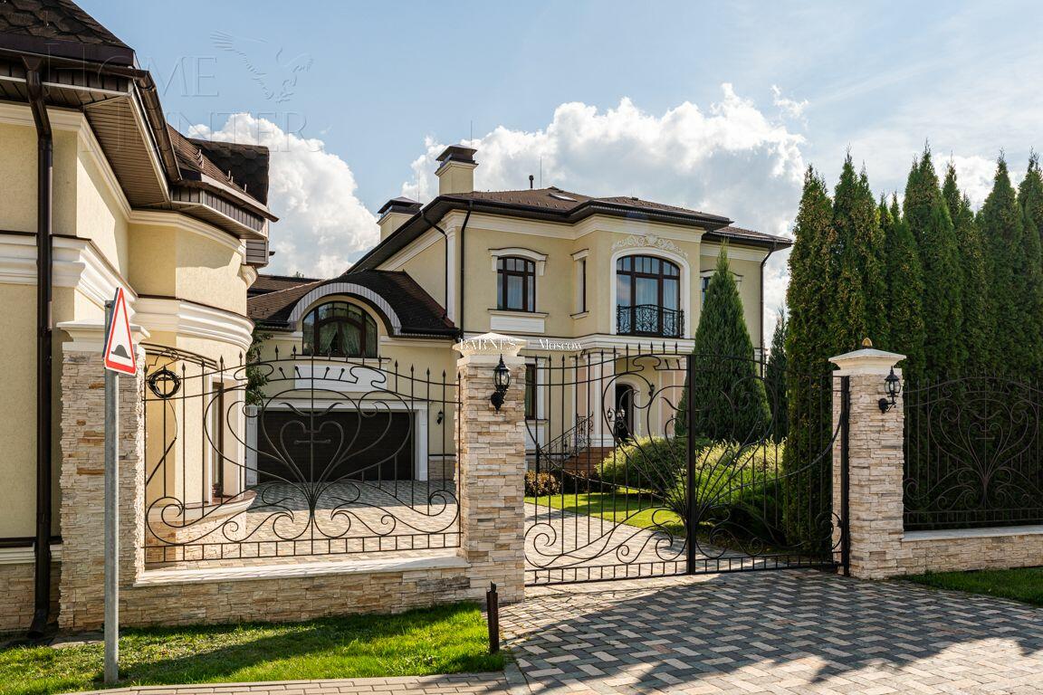 3-этажный коттедж 866 м² с отделкой