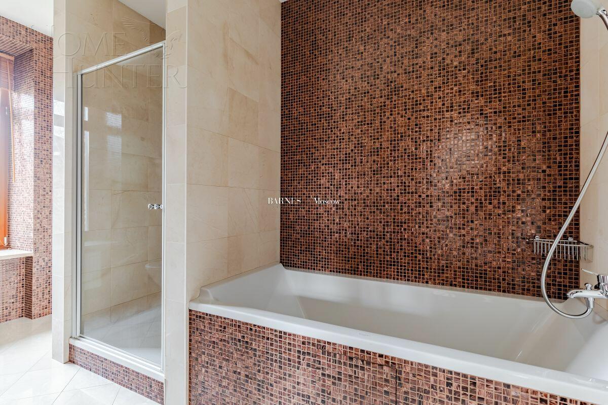 2-этажный коттедж 402.8 м² с отделкой