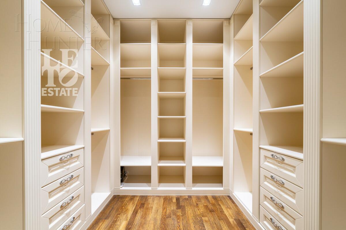 2-этажный коттедж 650 м² с отделкой