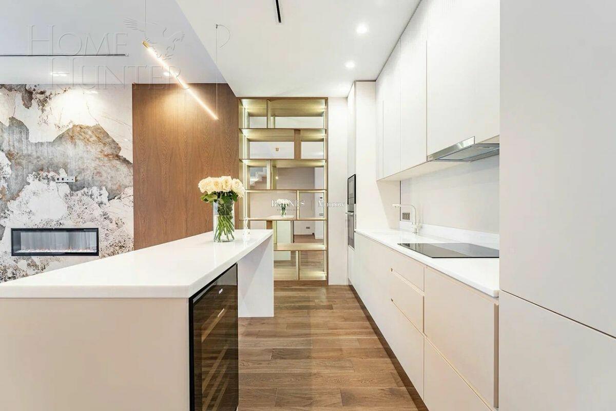 4-этажный таунхаус 240 м² с отделкой