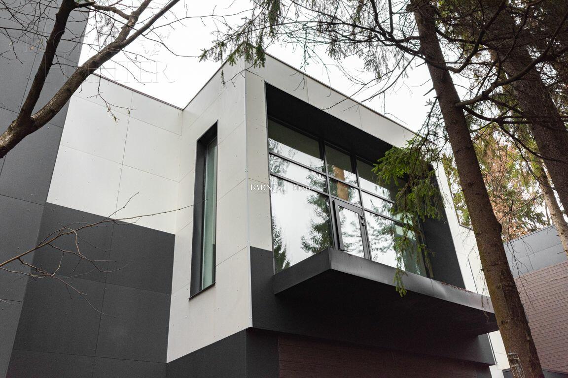 2-этажный коттедж 1 050 м² без отделки