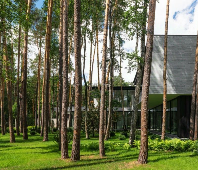 2-этажный коттедж 1 050 м² без отделки