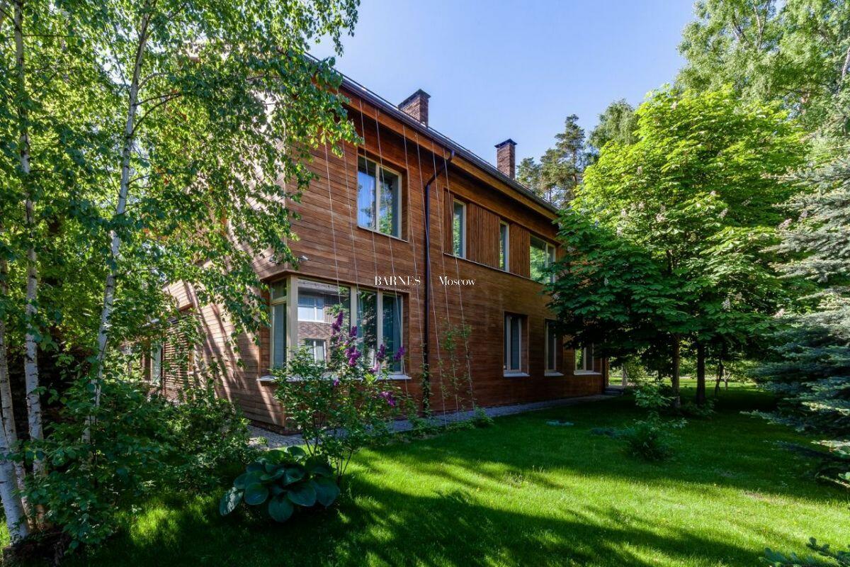 2-этажный коттедж 700 м² с отделкой