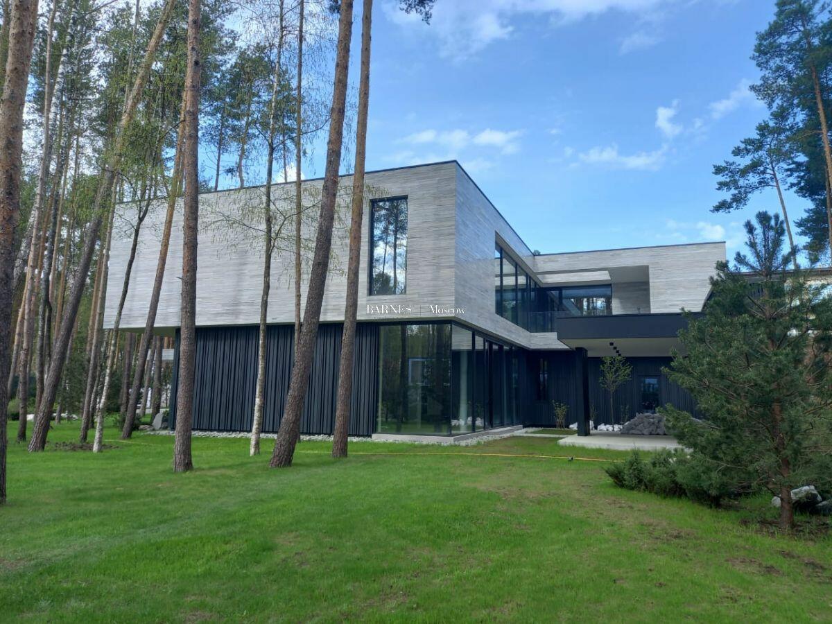 2-этажный коттедж 1 050 м² без отделки