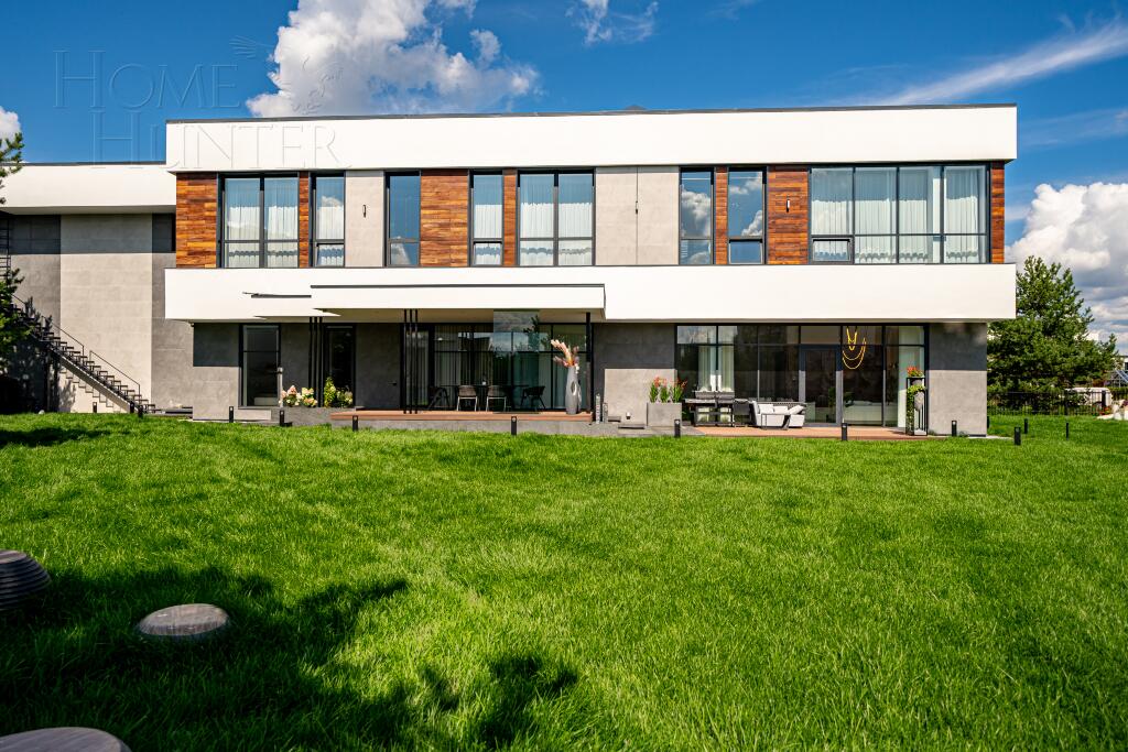 2-этажный коттедж 698 м² с отделкой