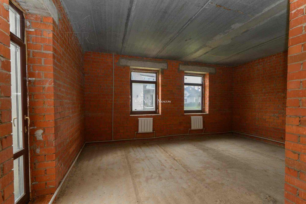 2-этажный коттедж 700 м² без отделки