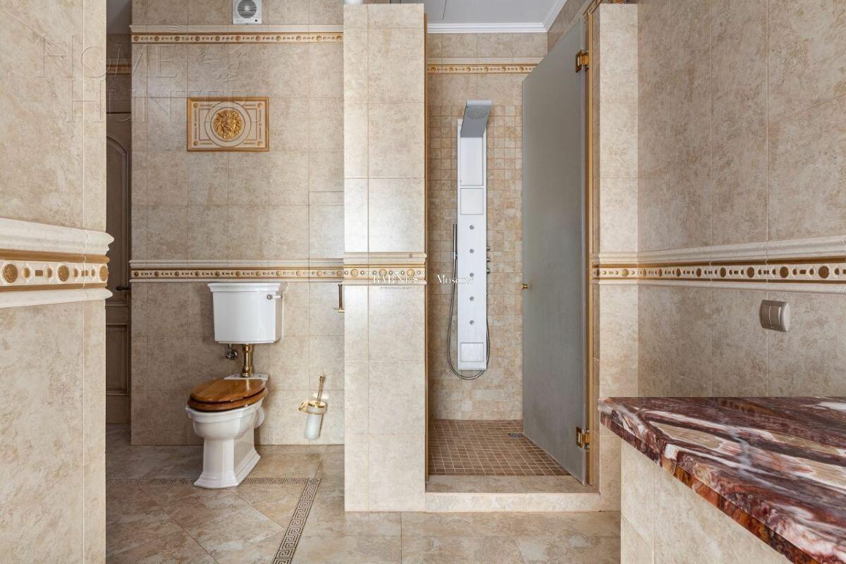 2-этажный коттедж 700 м² с отделкой