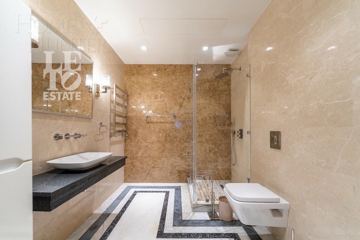 2-этажный коттедж 650 м² с отделкой