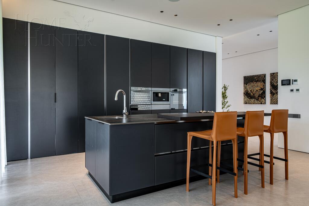 2-этажный коттедж 698 м² с отделкой