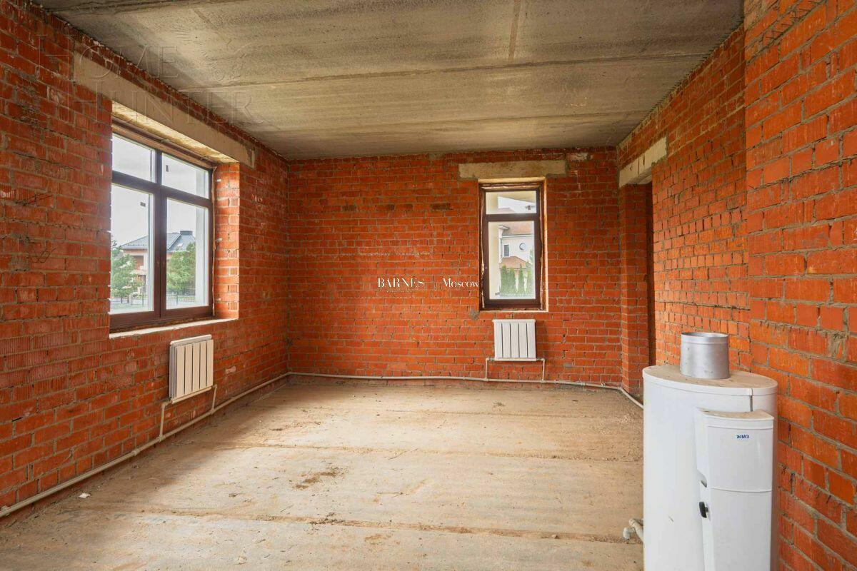 2-этажный коттедж 700 м² без отделки