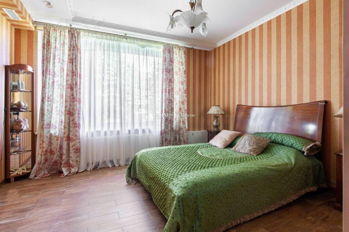 2-этажный коттедж 700 м² с отделкой