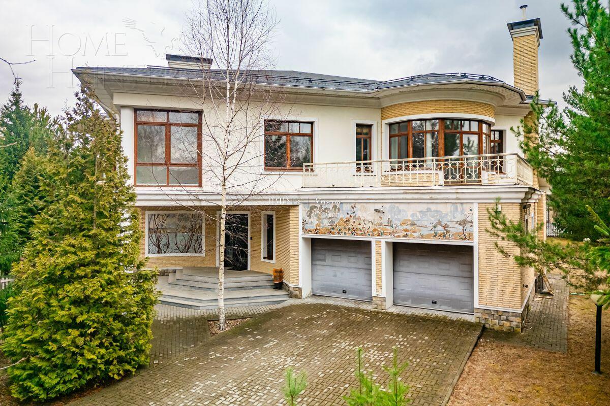2-этажный коттедж 402.8 м² с отделкой