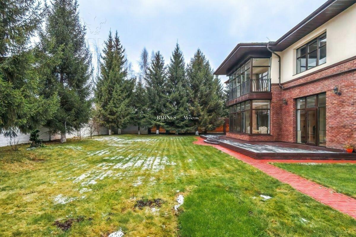 2-этажный коттедж 866 м² с отделкой