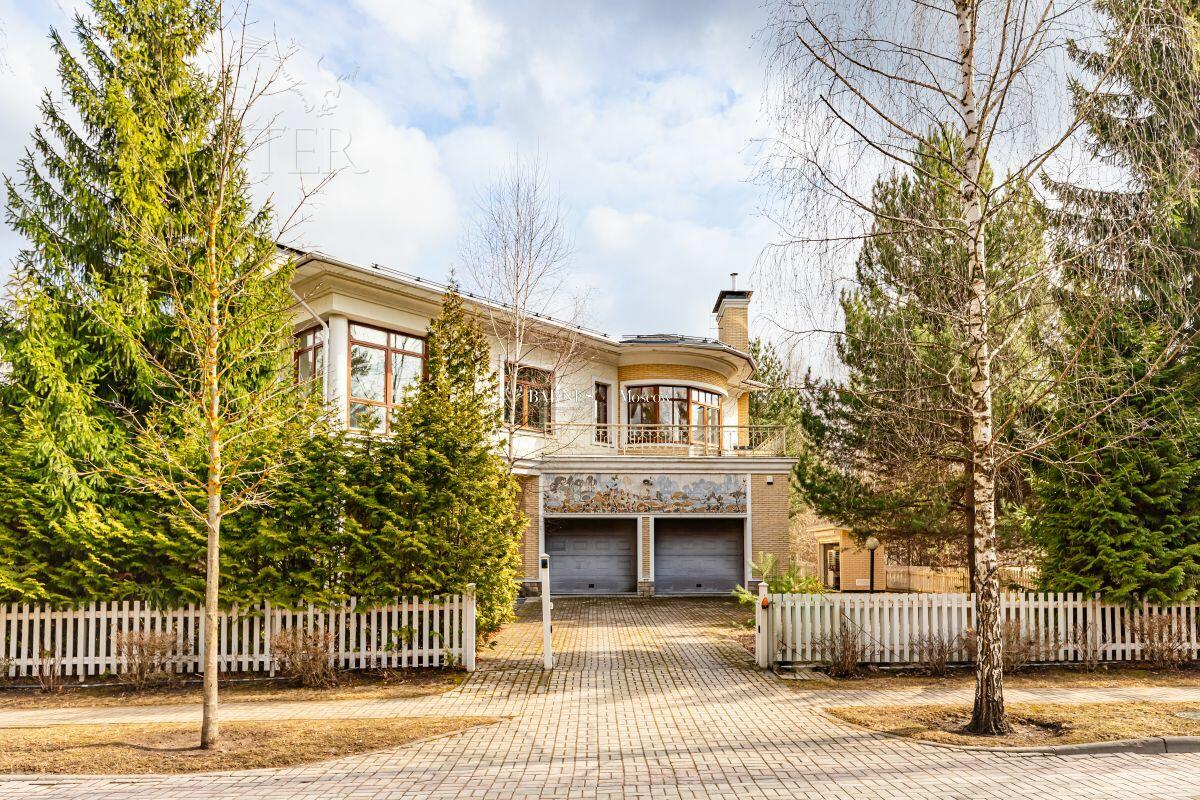 2-этажный коттедж 402.8 м² с отделкой