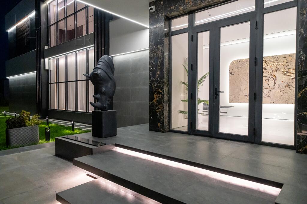 2-этажный коттедж 698 м² с отделкой