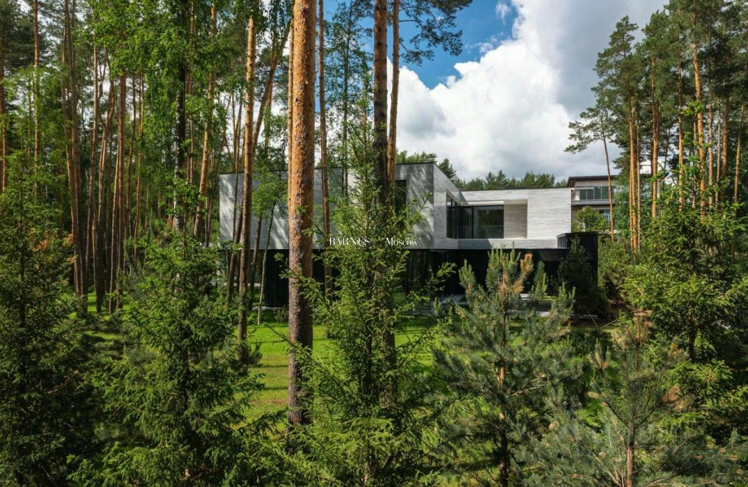 2-этажный коттедж 1 050 м² без отделки