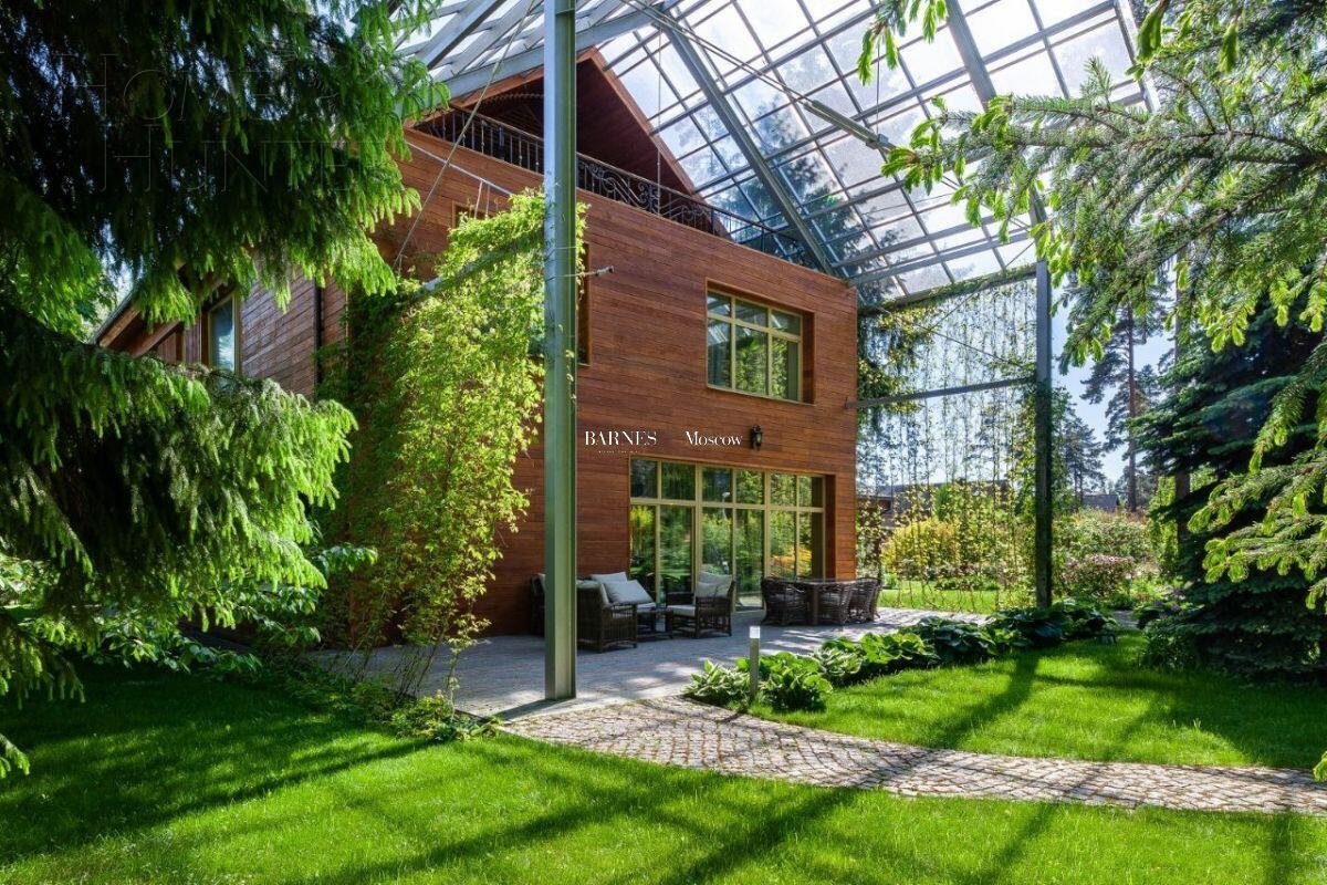 2-этажный коттедж 700 м² с отделкой