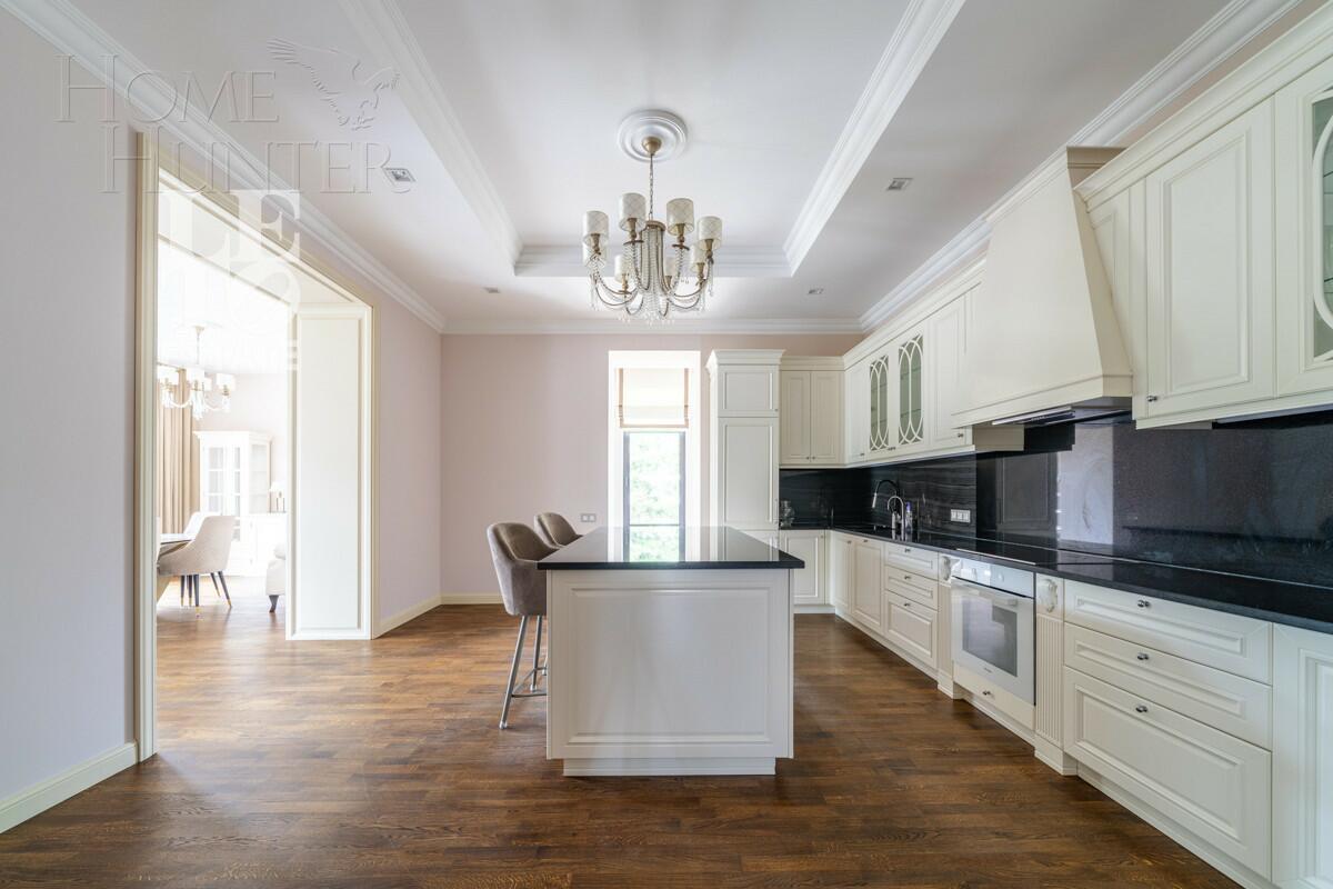 2-этажный коттедж 650 м² с отделкой