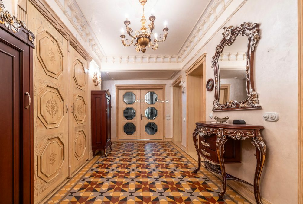 2-этажный коттедж 612 м² с отделкой