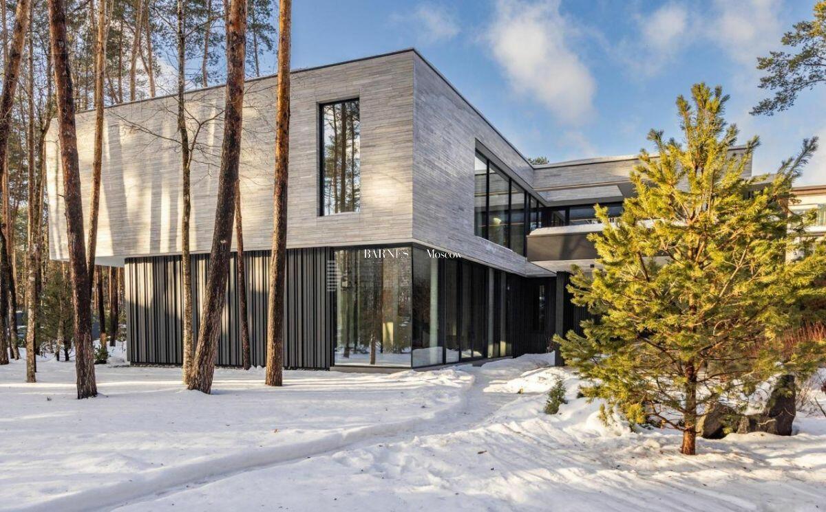 2-этажный коттедж 1 050 м² без отделки