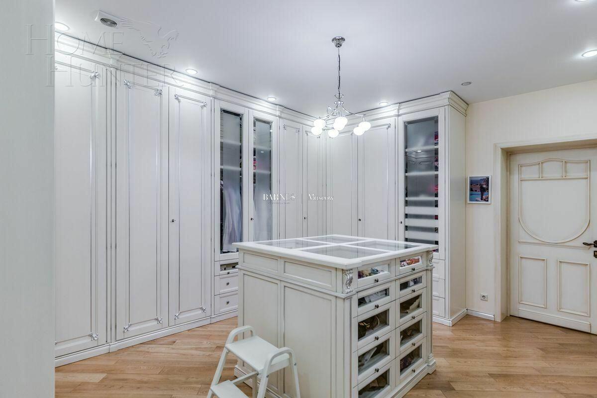 2-этажный коттедж 1 624 м² с отделкой