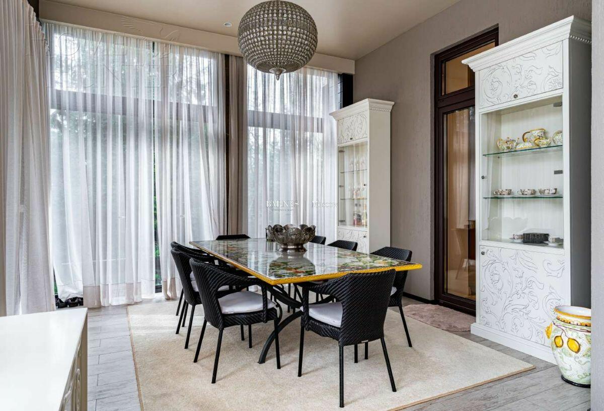2-этажный коттедж 1 500 м² с отделкой