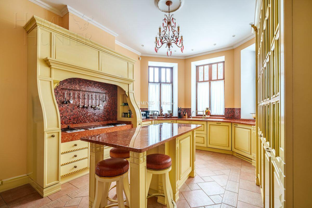 2-этажный коттедж 761 м² с отделкой