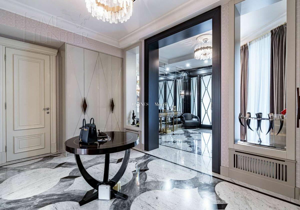 2-этажный коттедж 1 500 м² с отделкой