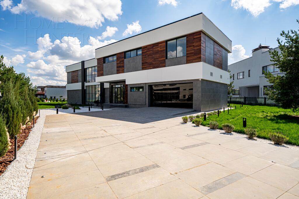 2-этажный коттедж 698 м² с отделкой