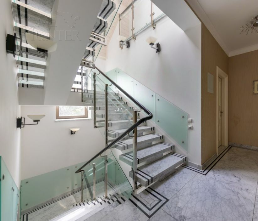 2-этажный коттедж 500 м² с отделкой