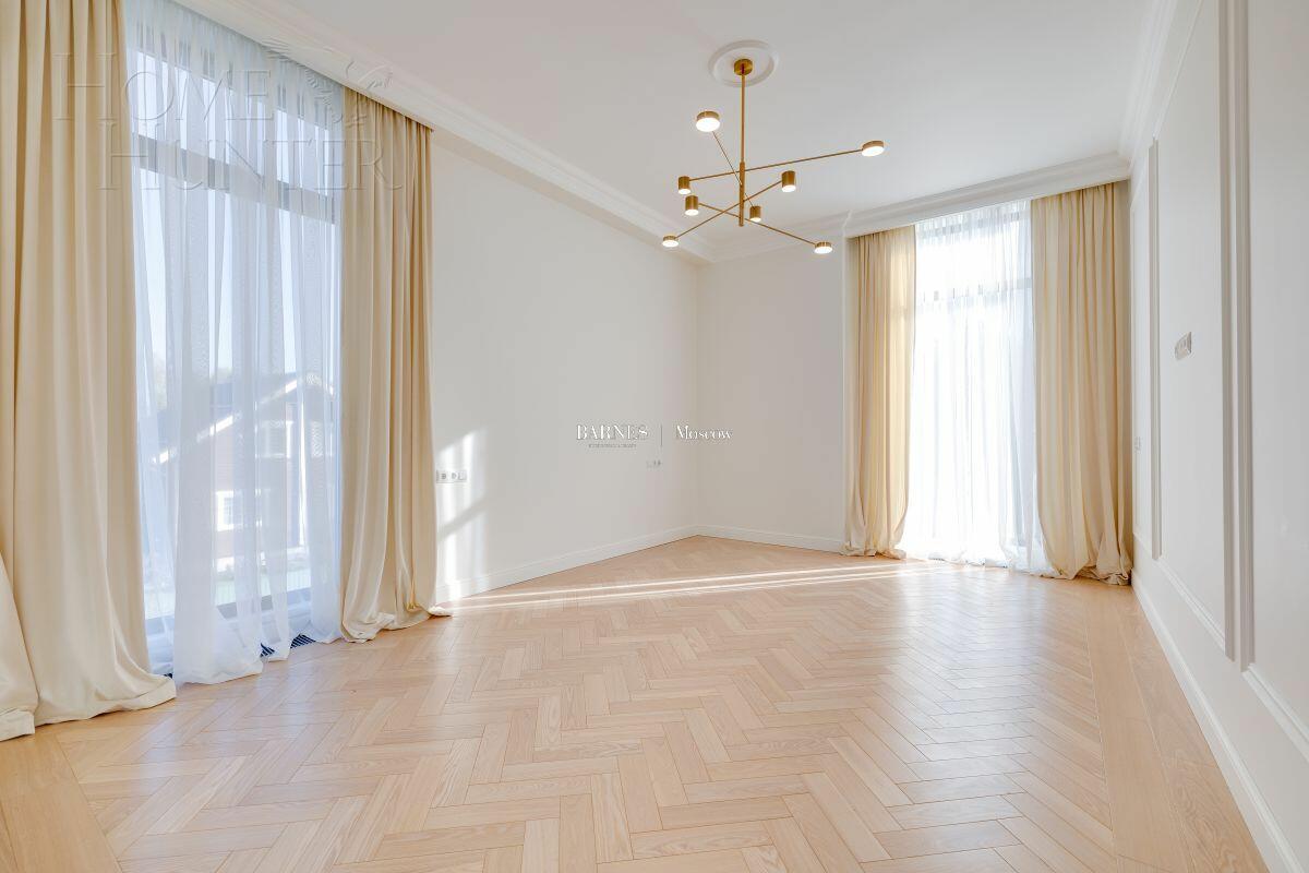2-этажный коттедж 300 м² с отделкой