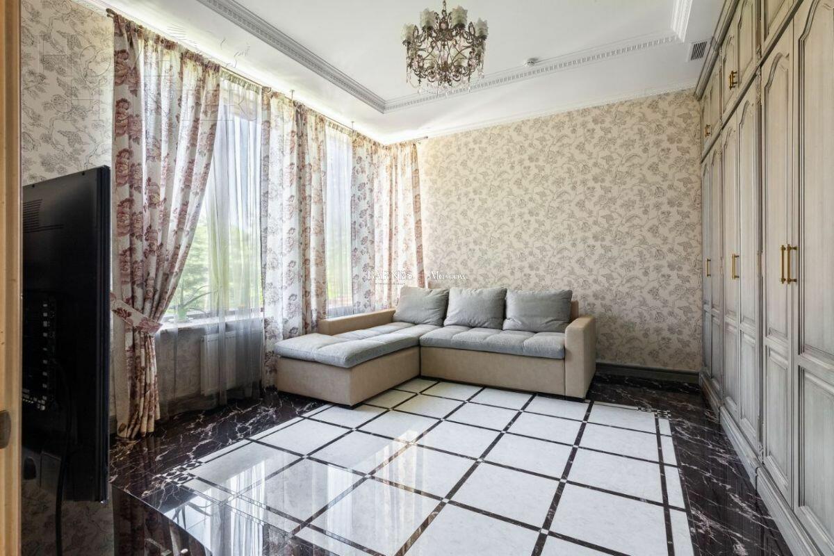 2-этажный коттедж 700 м² с отделкой