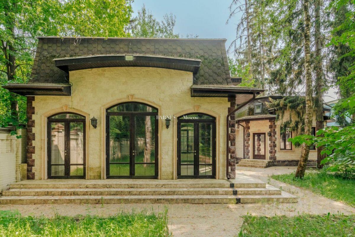 2-этажный коттедж 2 065 м² с отделкой