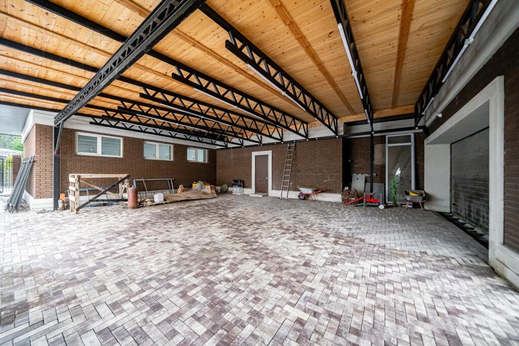 2-этажный коттедж 750 м² без отделки