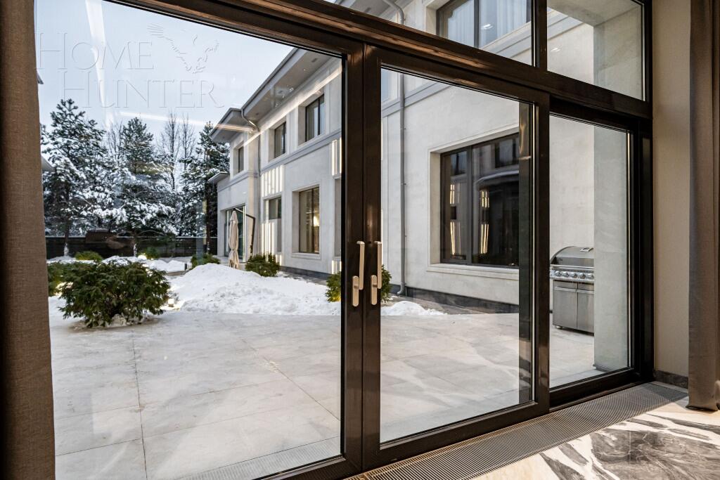 2-этажный коттедж 2 430 м² с отделкой