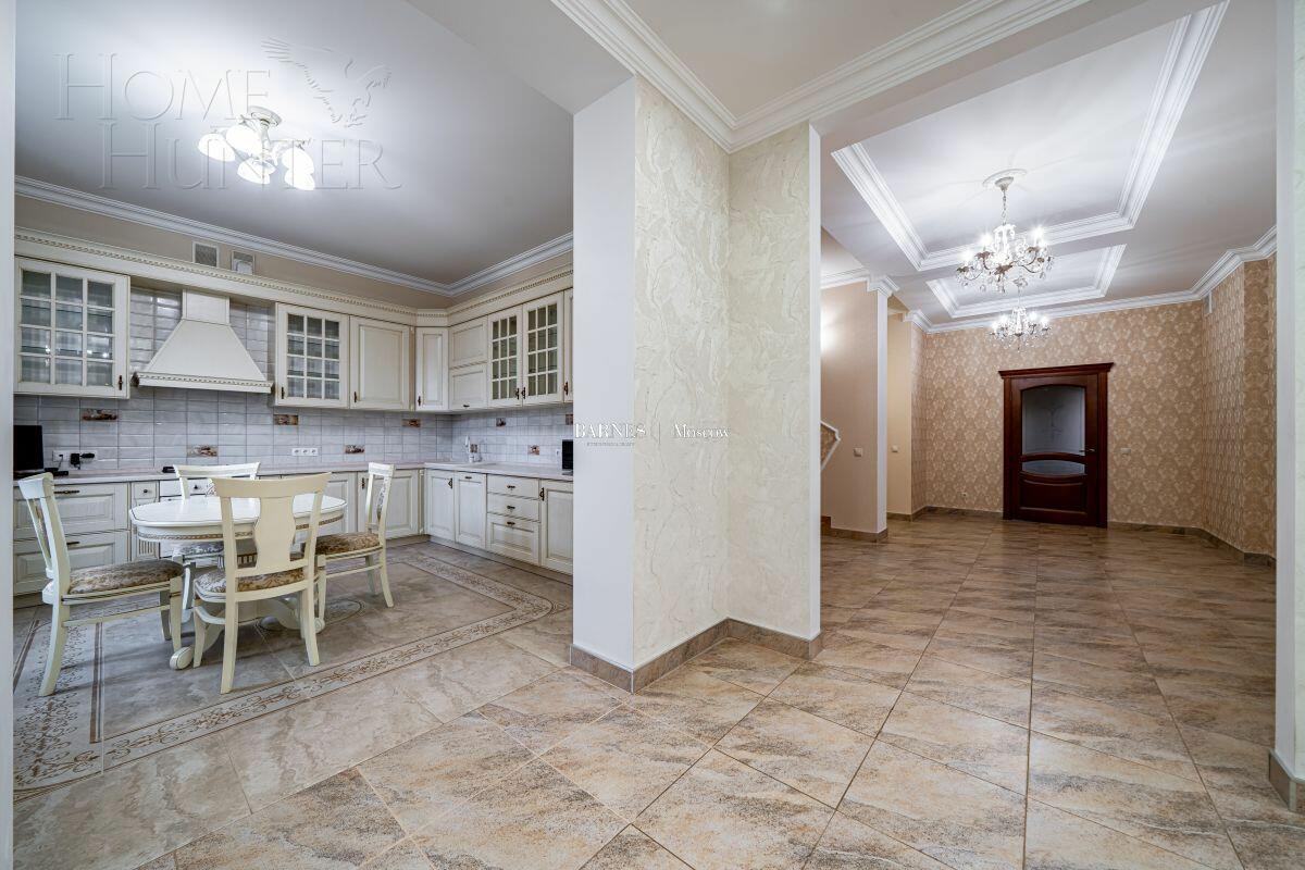 2-этажный коттедж 550 м² с отделкой