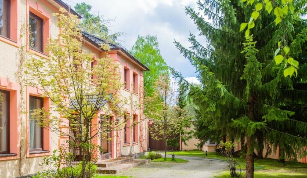 2-этажный коттедж 726 м² с отделкой