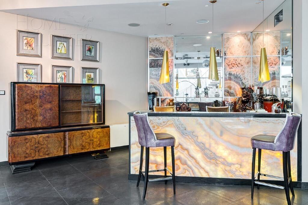 2-этажный коттедж 2 400 м² с отделкой