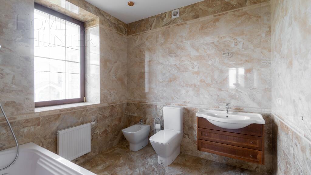 2-этажный коттедж 1 000 м² с отделкой