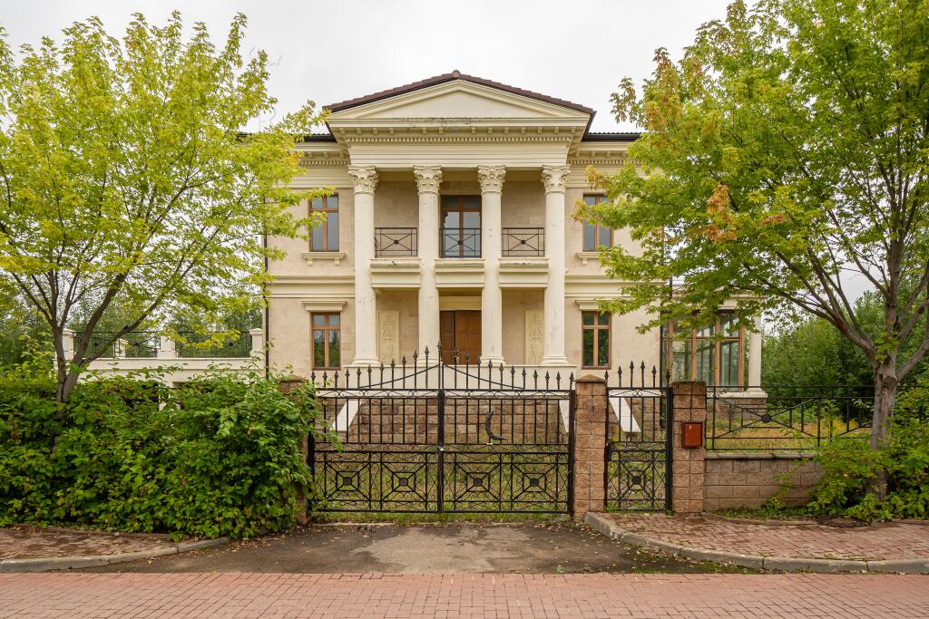 2-этажный коттедж 680 м² без отделки