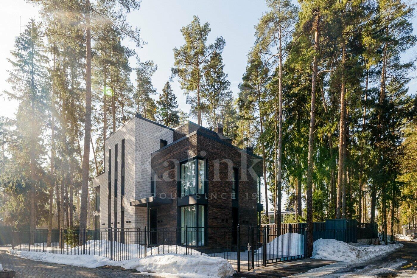 3-этажный коттедж 420 м² с отделкой