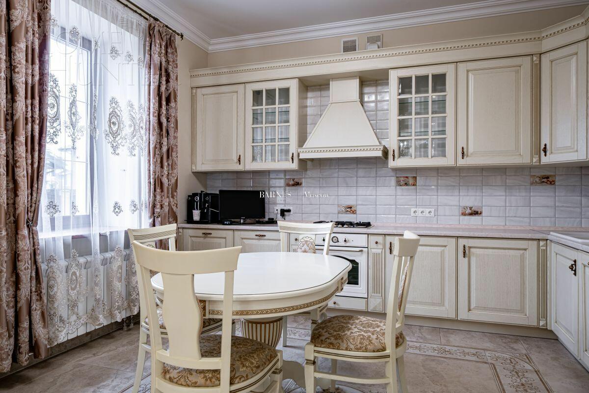 2-этажный коттедж 550 м² с отделкой