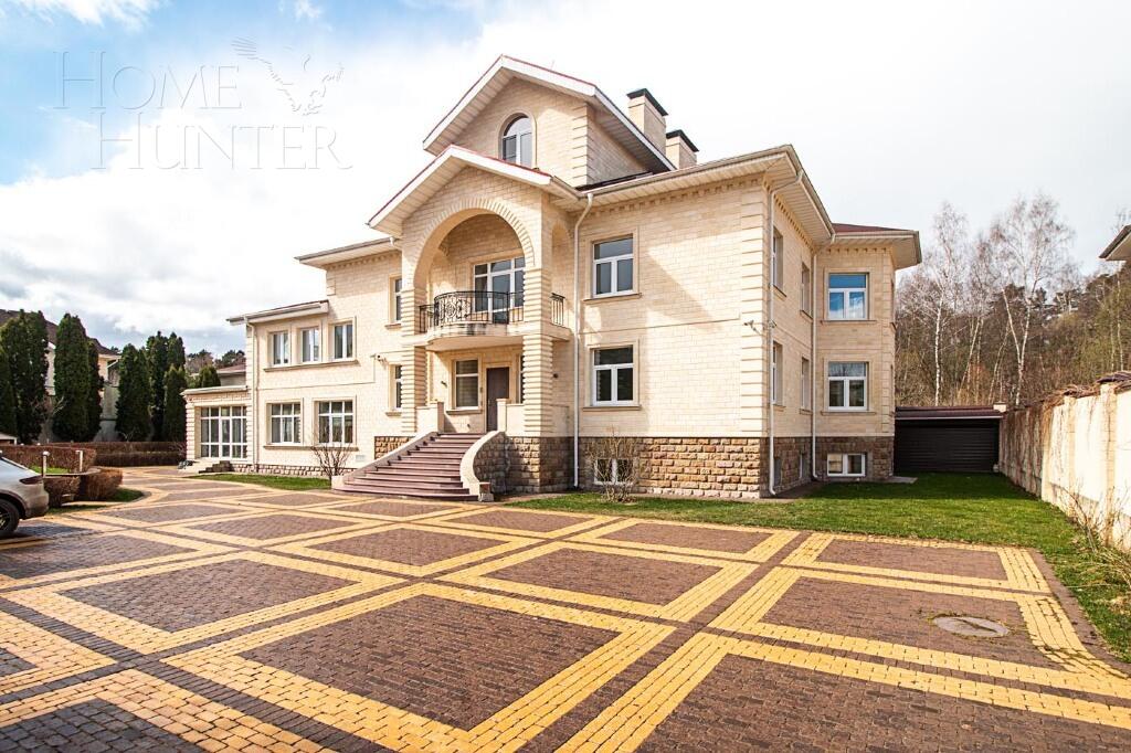 2-этажный коттедж 1 112 м² с отделкой